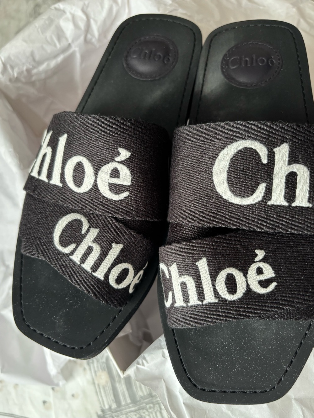 CHLOE
Black Woody Sandal